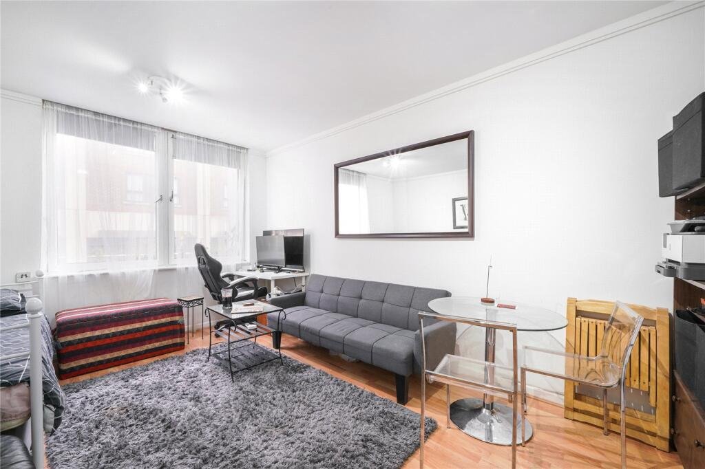 Earls Court Road, Kensington, London, W8