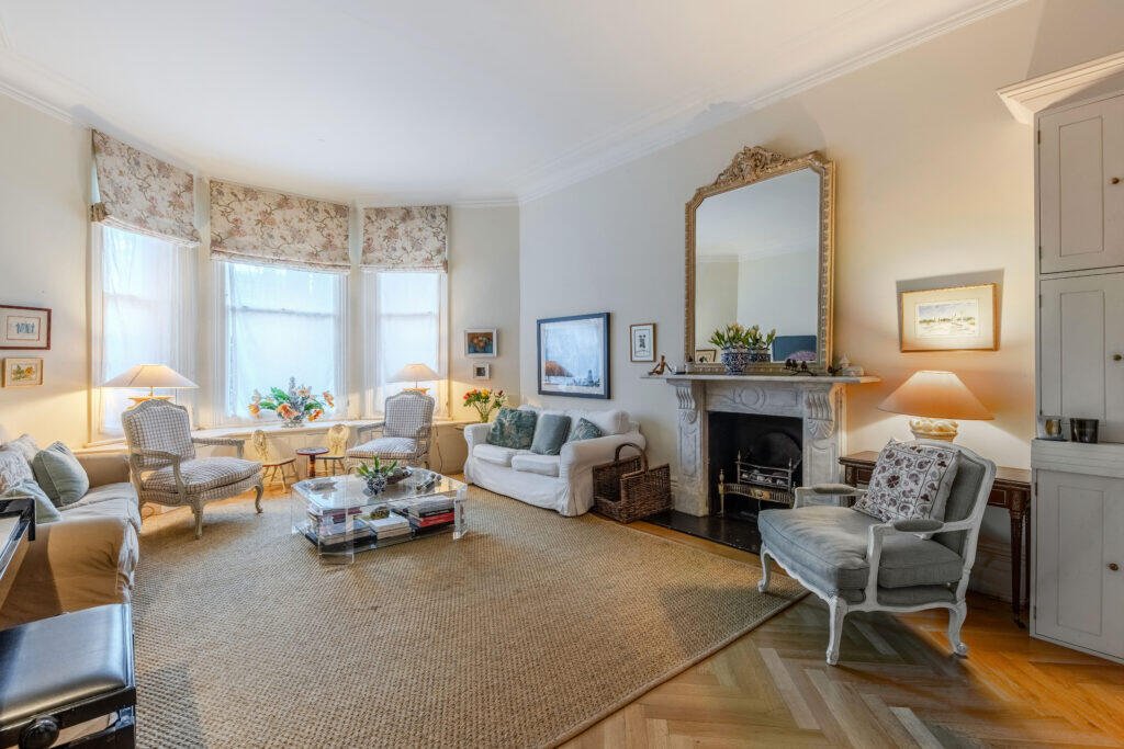 Barkston Gardens, London, SW5
